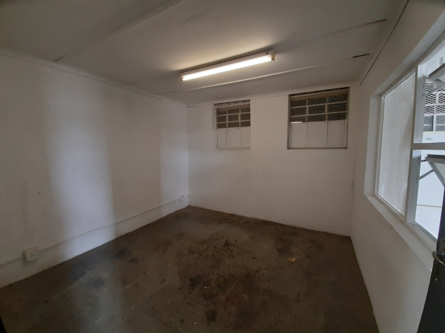 To Let Commercial Property for Rent in Wilsonia Eastern Cape